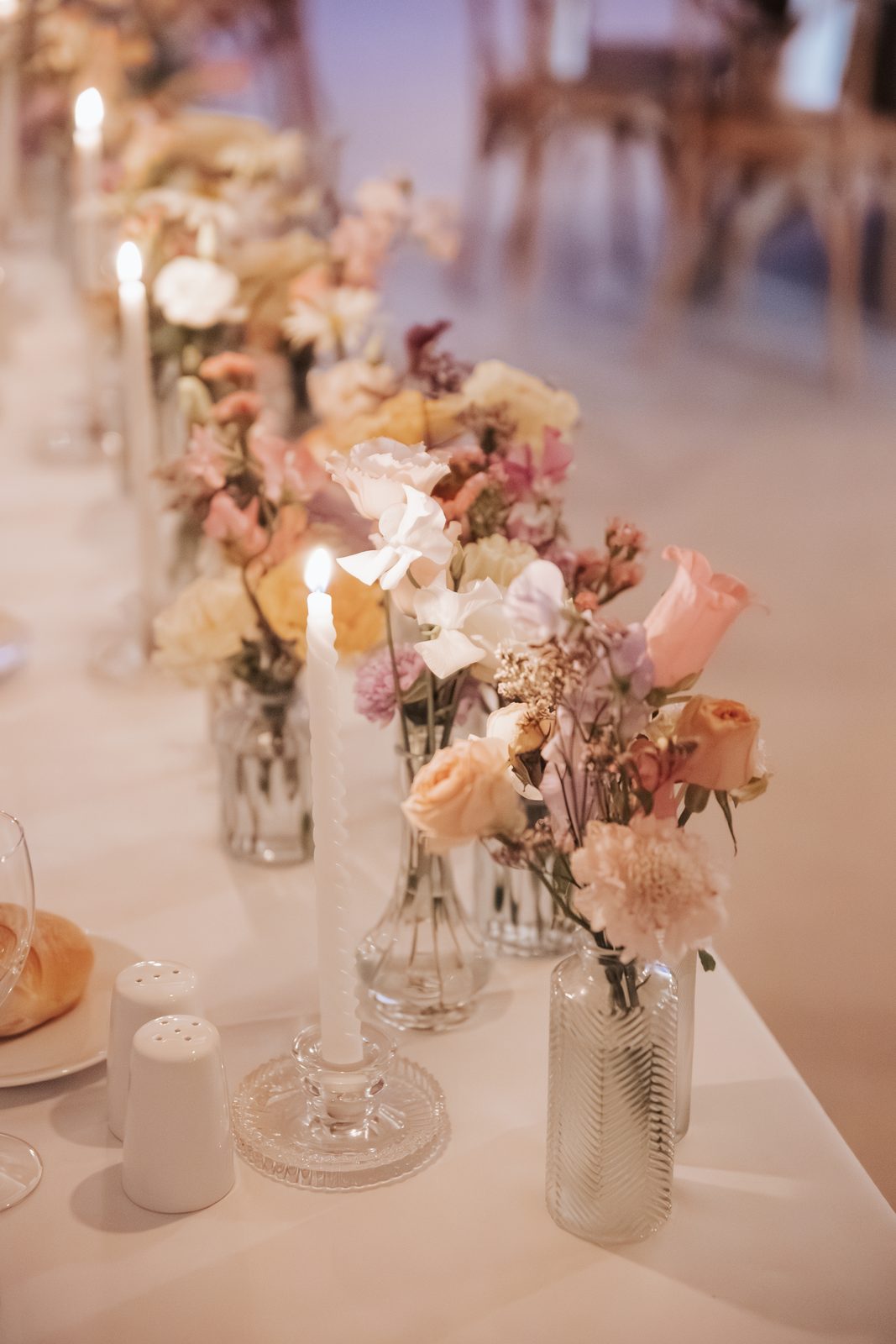Fleurs de table — dîner de réception